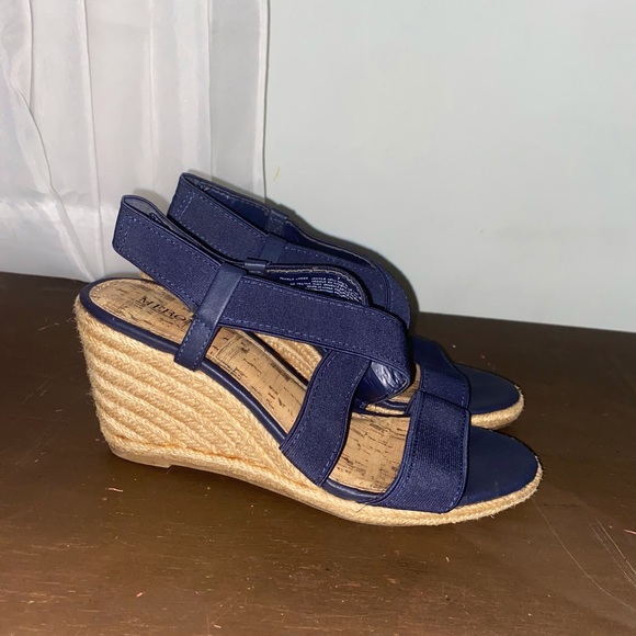 Navy wedges size 7! - Picture 2 of 2